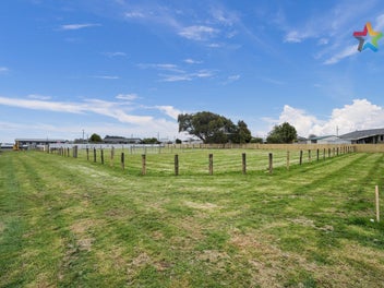 AFFORDABLE SECTIONS WITH RURAL OUTLOOK