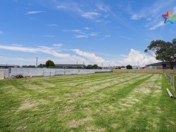 AFFORDABLE SECTIONS WITH RURAL OUTLOOK