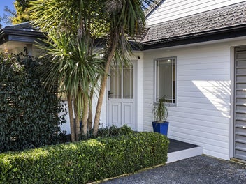 Flights Booked, Owners Quit AKL