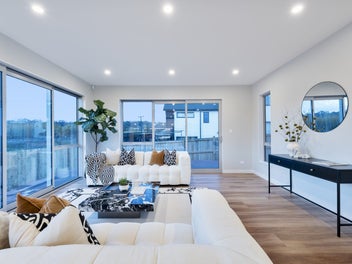 Luxury Dual Living with Legal Home Income