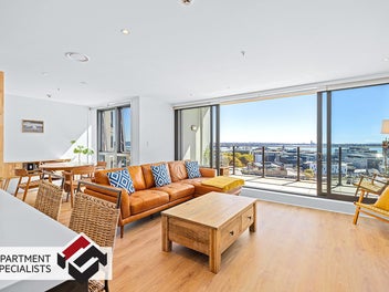 Your Front Row Seat to Auckland’s Skyline!
