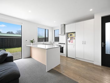 Freehold Central - Modern Comfort and Style