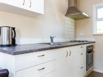 Smart investment - handy Havelock North location