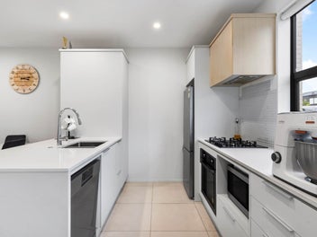 Smart, Easy Living in Flat Bush