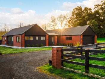 Luxury, comfort, and semi-rural serenity