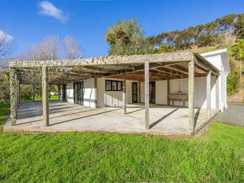 3 TITLES, 2 SHEDS, 1 GARAGE, 120 ACRES