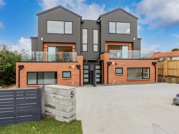 Easy-Care Living in Forrest Hill - 4 Bed, 2 Bath