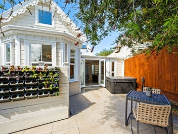 Awesome Sunny and Private Villa