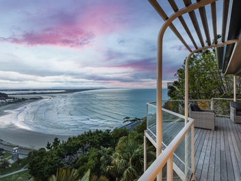 Mid-Century Majesty!