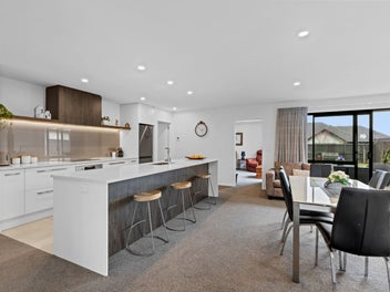 Stunning Contemporary Home, Quiet location