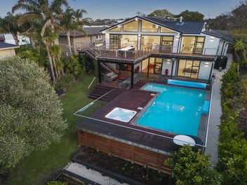 Refined Family Living | Sea Views & All-Day Sun