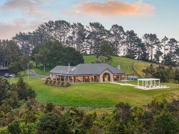Breathtaking Panoramas and Unrivalled Luxury!