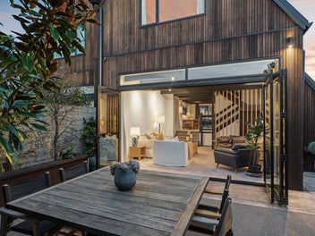 Mid-Century Modern in Merivale