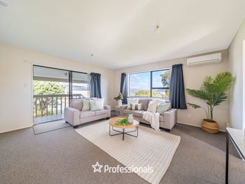 ENTRY OPPORTUNITY ON OUTRAM