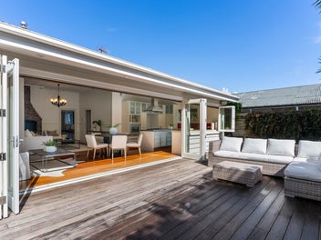 North-facing position, timeless charm