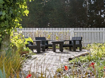 TIMELESS CHARM, ENDLESS MEMORIES