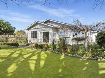 TIMELESS CHARM, ENDLESS MEMORIES