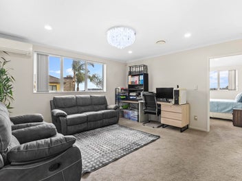 Large-Scale Family Living at Its Best!