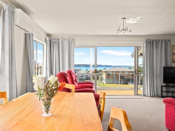 Kawau Bay and Beyond Views All Day!