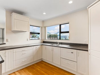 Perfectly positioned, low maintenance home