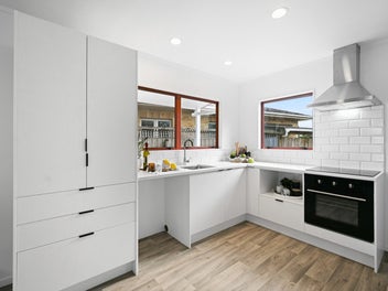 Renovated Home Opposite FMG Stadium