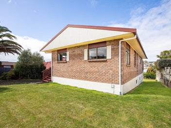 Tick - Location, Parking & Living Space