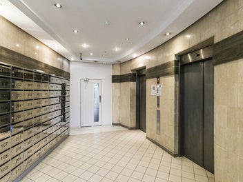 PRIME INVESTMENT OR CITY BOLT-HOLE