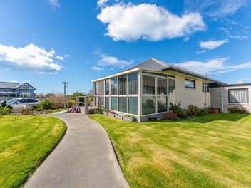Sunkissed Living with Modern Flair