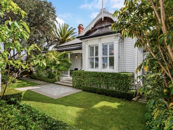 215 Jervois Road