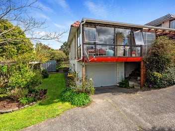 Sunny Brick and Tile home With a Lovely View
