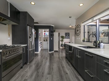 Brick & Tile, Single Level Living