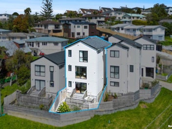 Modern & Central – Easy Glenfield Living