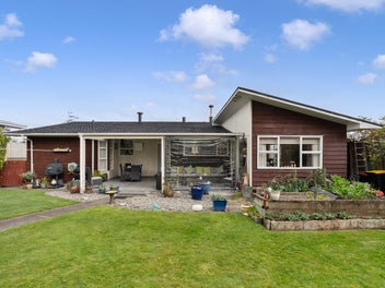 Large Family Home + Downstairs Rumpus