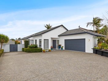 Prestigious Location-Rare Opportunity