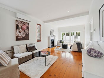 AFFORDABLE MAGIC IN MT EDEN ON FULL SITE!