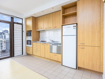 Perfect parkside city pad!