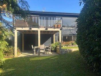 Tranquil River Retreat - Privacy Meets Convenience