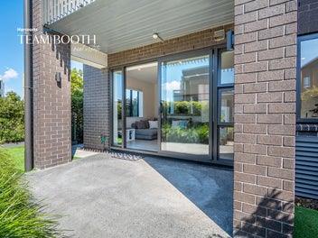 A Cut Above - Spacious & Private!