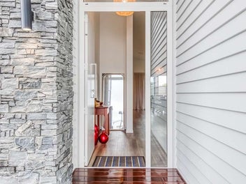 SPACIOUS 220m2 HOME ON POPULAR AWATEA DRIVE