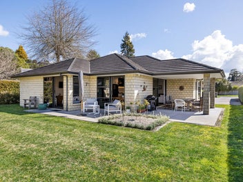 Triple Garage, Sought-After Location