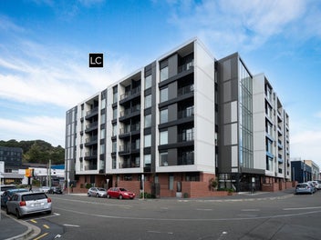 North-facing, Sunny, Modern Living
