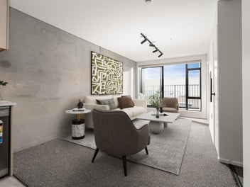CITY-FRINGE COMFORT & CONVENIENCE