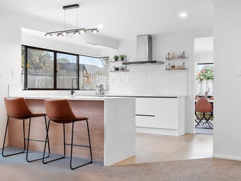 Renovated Family Home in Private Retreat