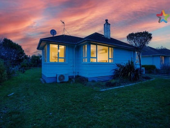SOLID STARTING POINT IN SOUGHT AFTER LOCATION!
