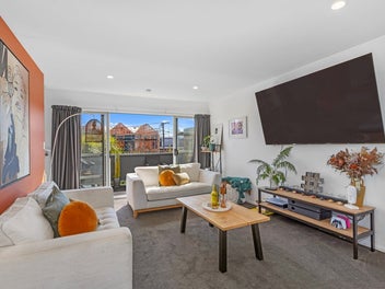 City Fringe Townhouse Living at it's Best!