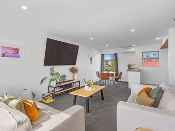 City Fringe Townhouse Living at it's Best!