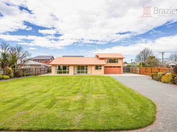 3 Bedrooms - 1148m2 of HRZ, TC2 Land
