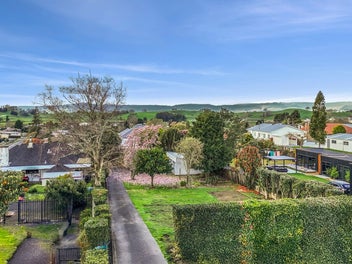 Prime 625m&#xb2; Section in the Heart of Tirau