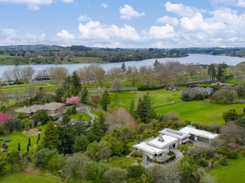 Exclusive Lake Karapiro Luxury Retreat