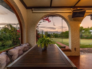 Mapuna - Expansive Home, Prestigious Location